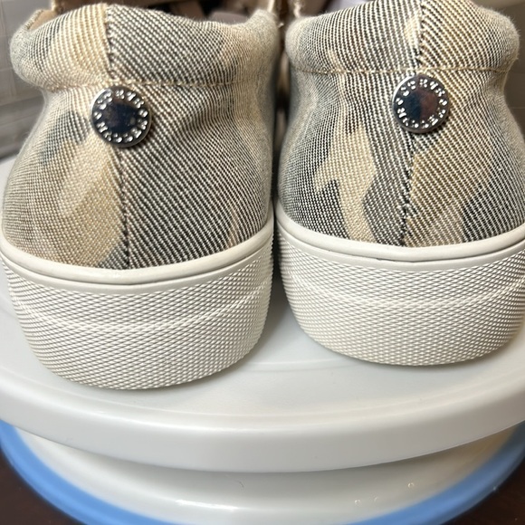 Steve Madden Gills-C Camo Slip On Sneaker Shoe Women Size 10 - Picture 4 of 17